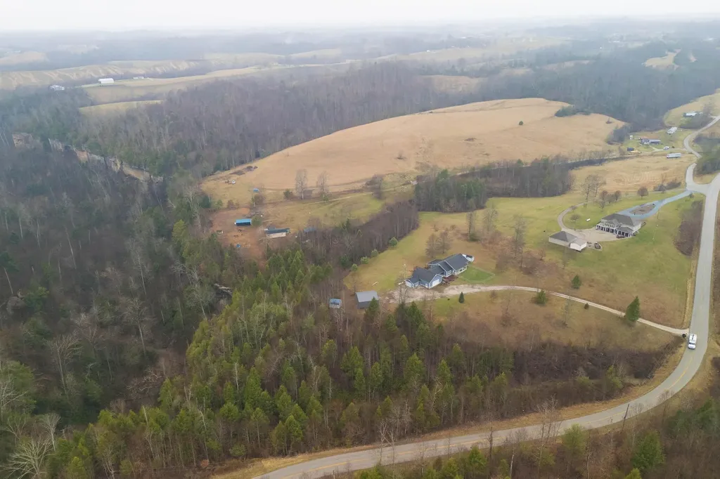 1051 State Highway 746 Wellington KY 40387