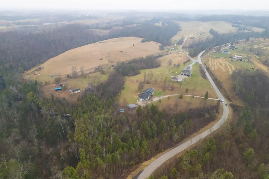 1051 State Highway 746 Wellington KY 40387