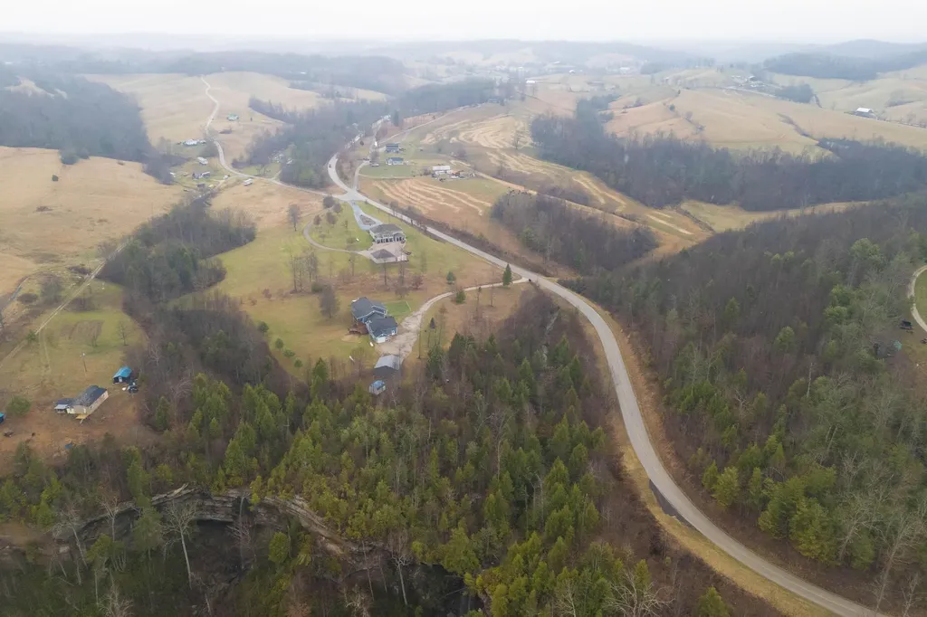 1051 State Highway 746 Wellington KY 40387