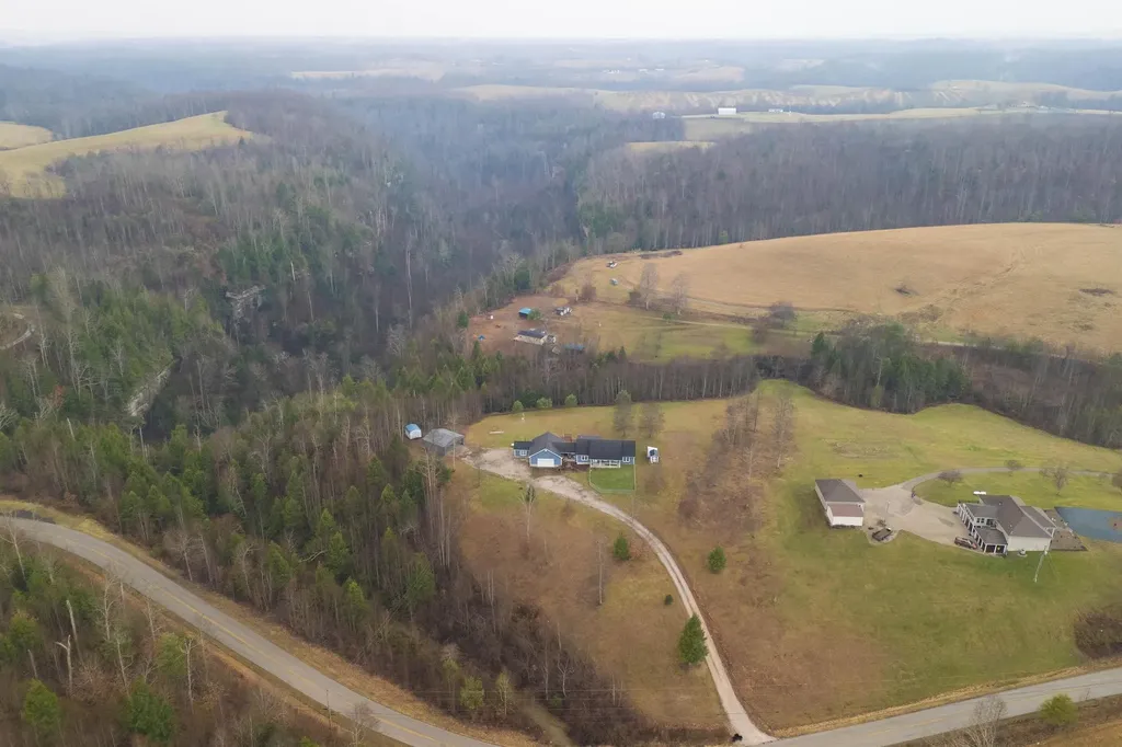 1051 State Highway 746 Wellington KY 40387