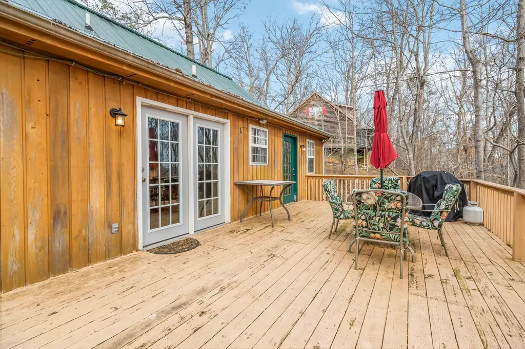 214 Enchanted Forest Way Burnside KY 42519