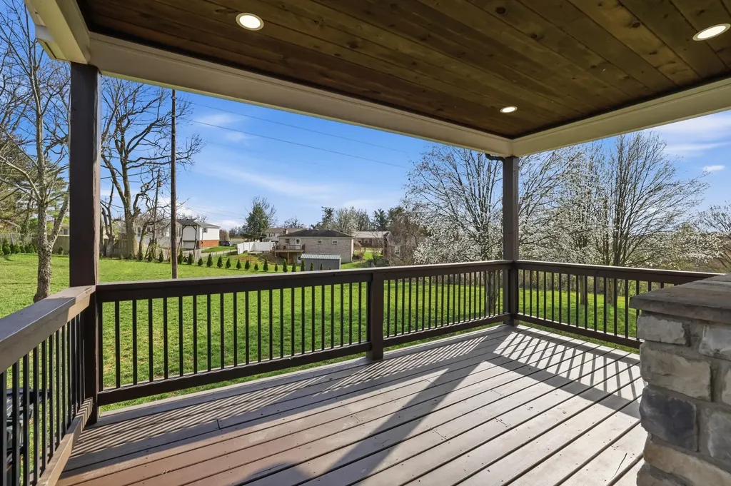 627 Four Winds Drive Richmond KY 40475