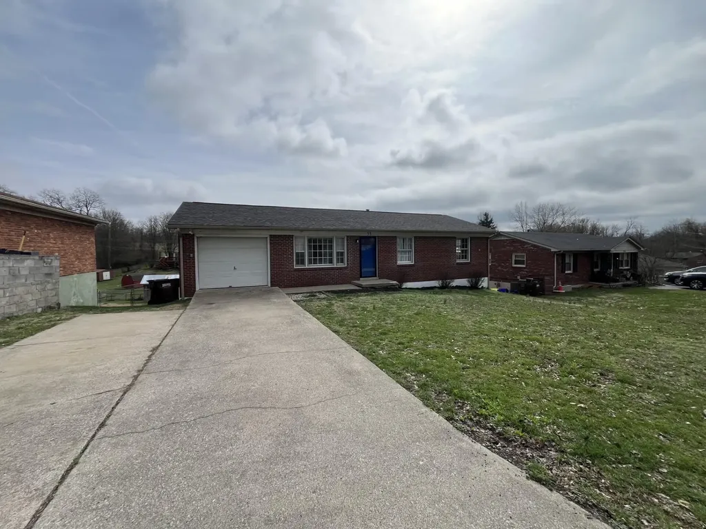 55 Hillcrest Drive Winchester KY 40391