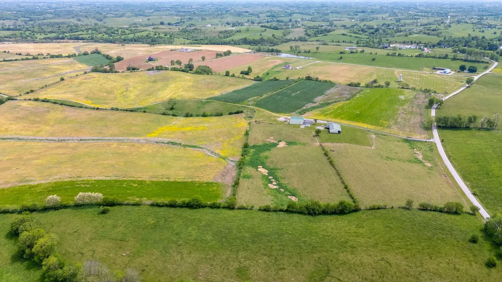 2262 Cane Ridge Road Paris KY 40361