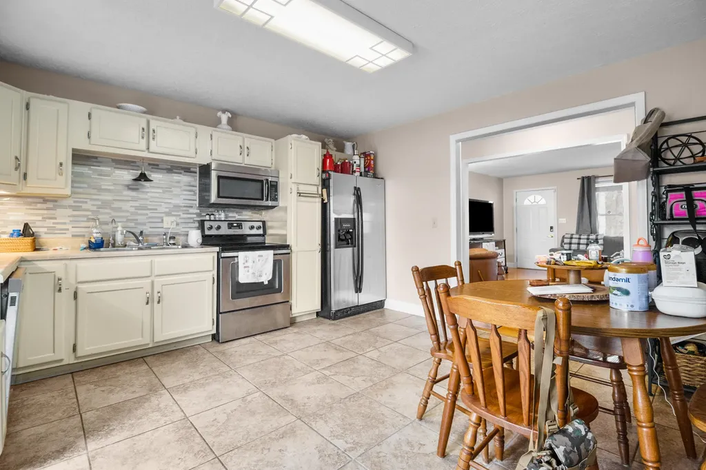 1484 W Pine Hill Road London KY 40744