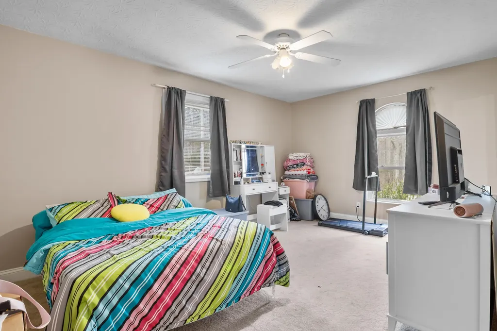 1484 W Pine Hill Road London KY 40744