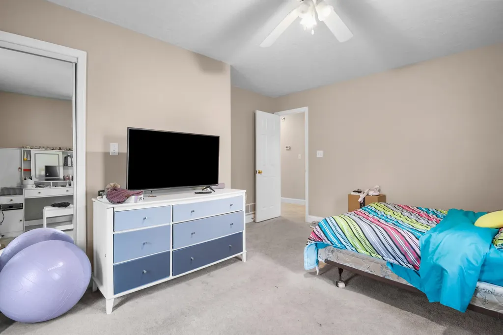 1484 W Pine Hill Road London KY 40744