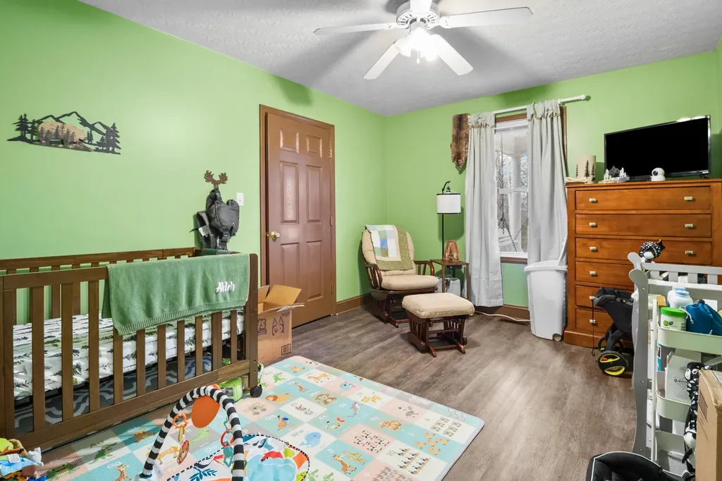 1484 W Pine Hill Road London KY 40744