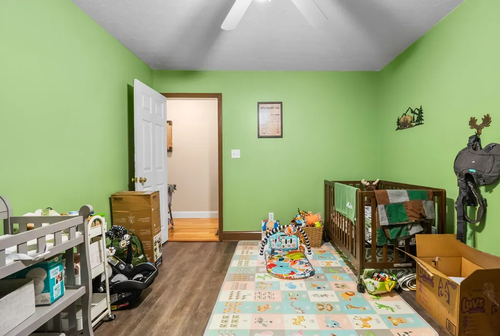 1484 W Pine Hill Road London KY 40744