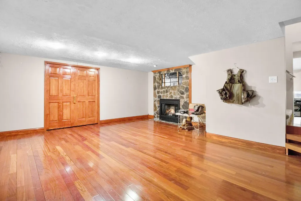 1484 W Pine Hill Road London KY 40744