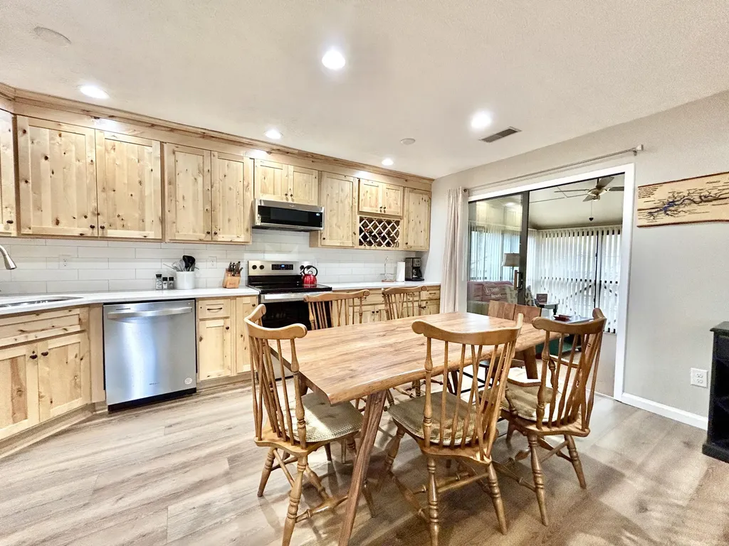 86-3 Woodson Bend Resort Bronston KY 42518