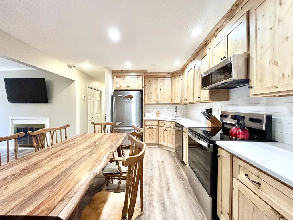 86-3 Woodson Bend Resort Bronston KY 42518