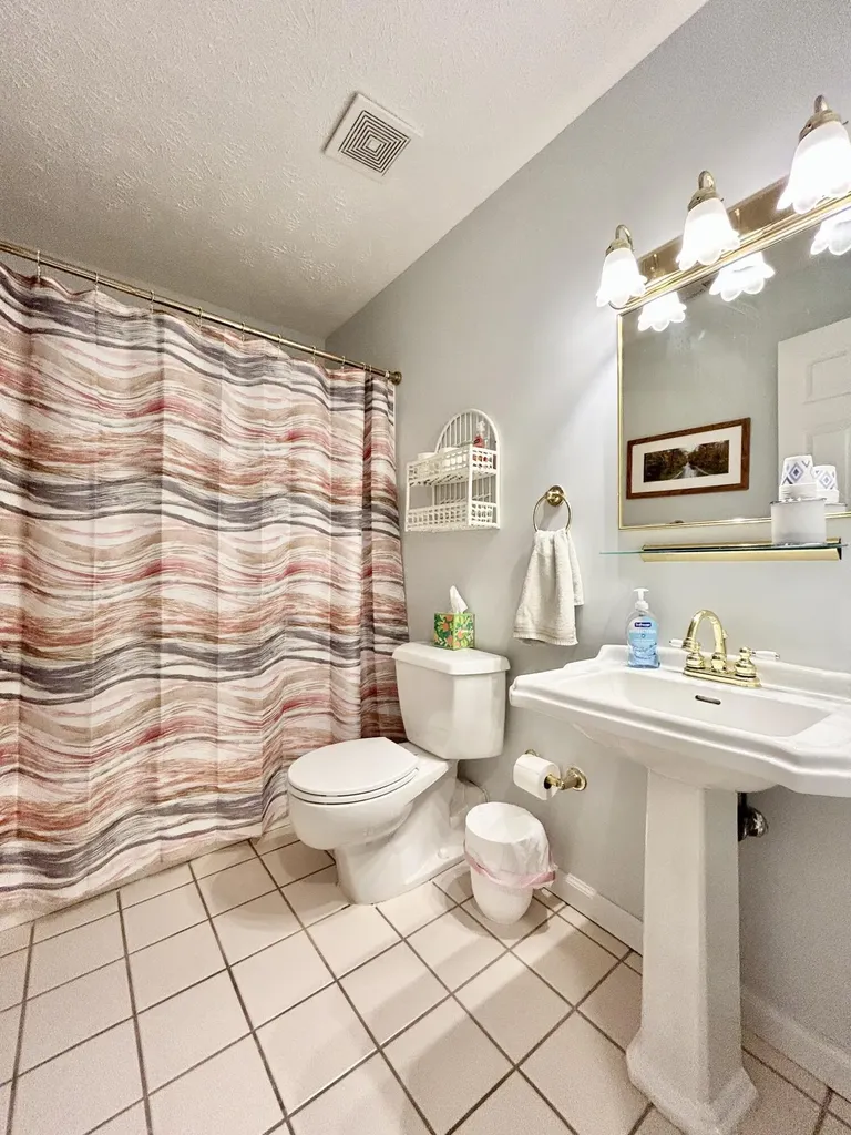 86-3 Woodson Bend Resort Bronston KY 42518