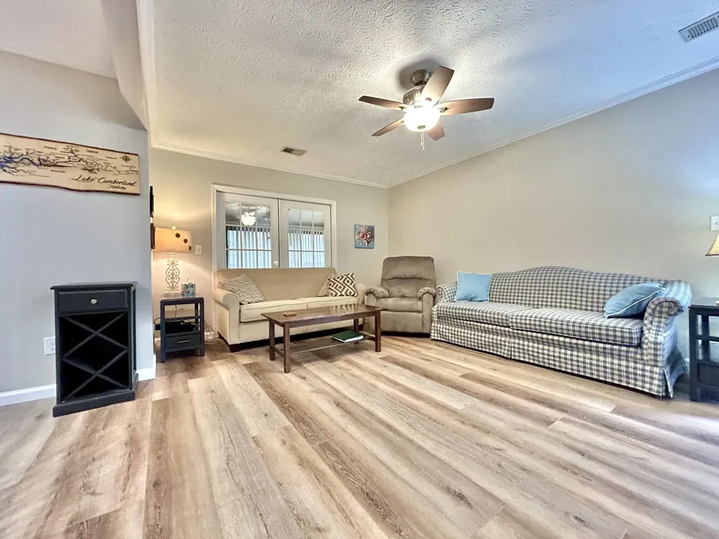 86-3 Woodson Bend Resort Bronston KY 42518