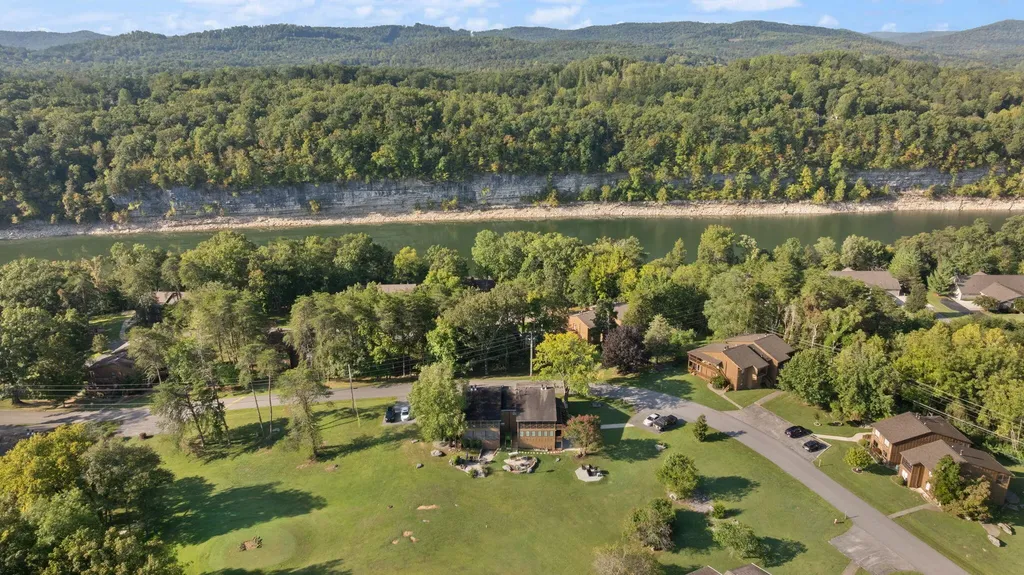 74 Woodson Bend Resort Bronston KY 42518
