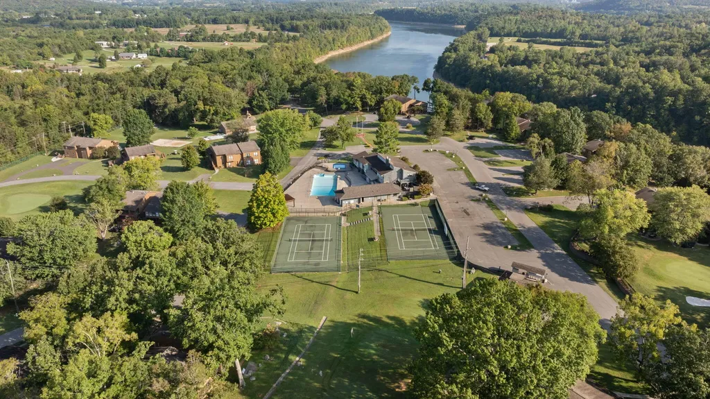 74 Woodson Bend Resort Bronston KY 42518