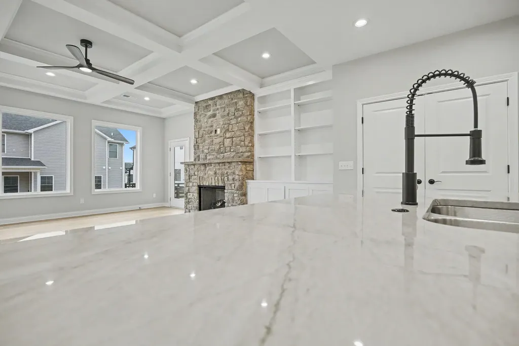 117 Farmers Bluff Nicholasville KY 40356