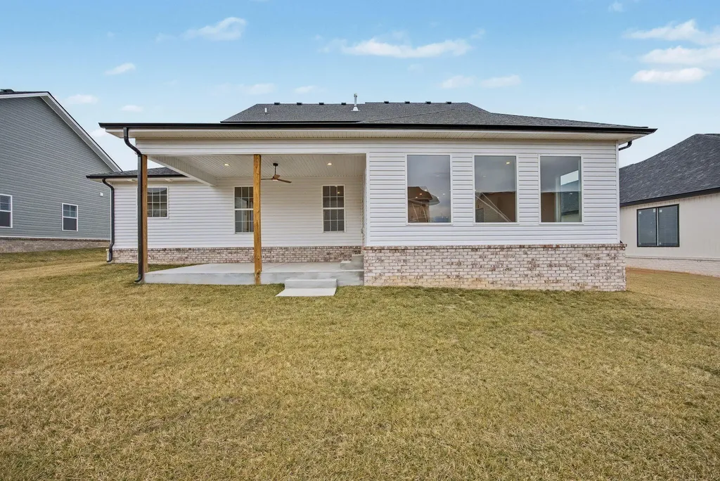 117 Farmers Bluff Nicholasville KY 40356