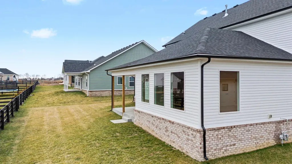 117 Farmers Bluff Nicholasville KY 40356
