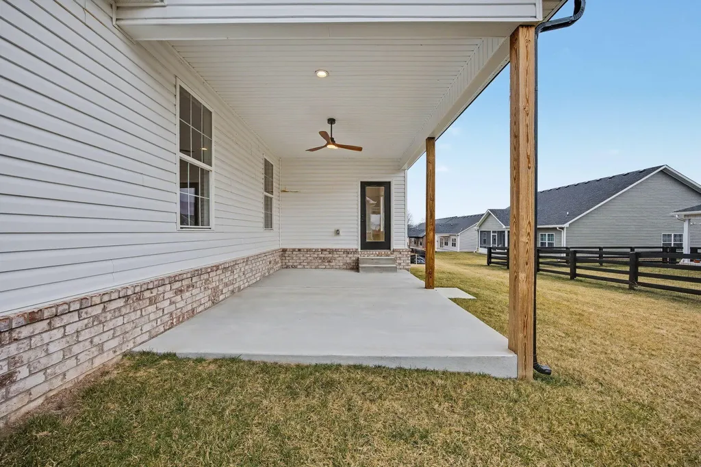 117 Farmers Bluff Nicholasville KY 40356