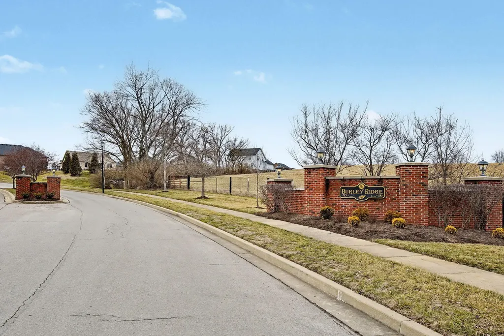 117 Farmers Bluff Nicholasville KY 40356