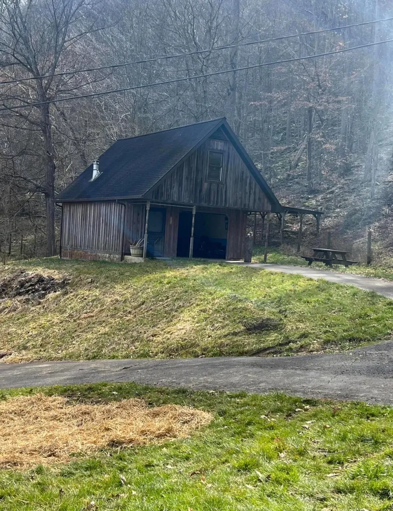 2674 Kentucky 221 Pineville KY 40977