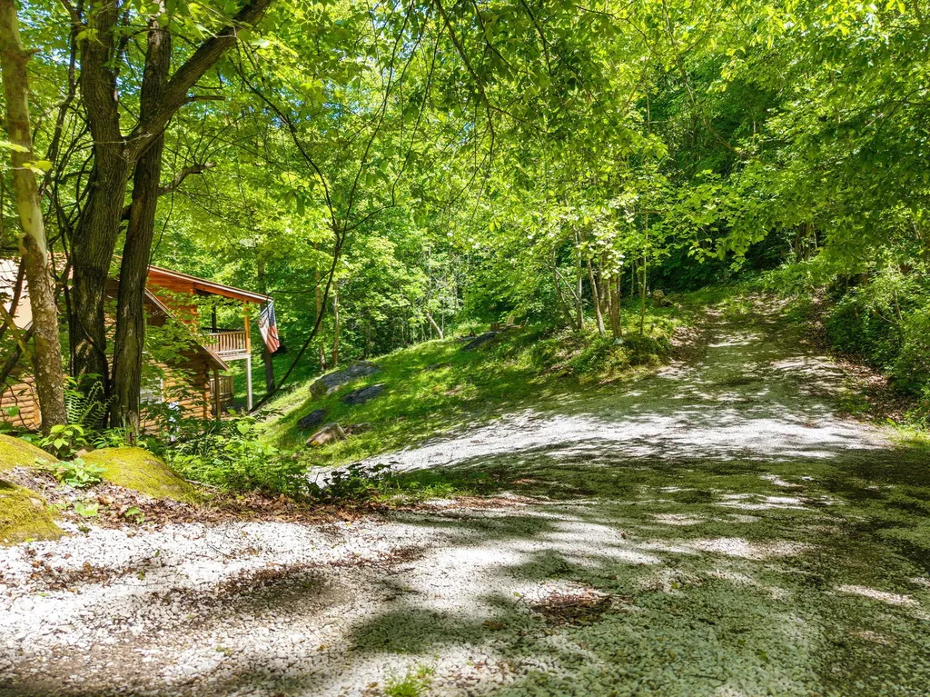 99 Aider Court Stanton KY 40380