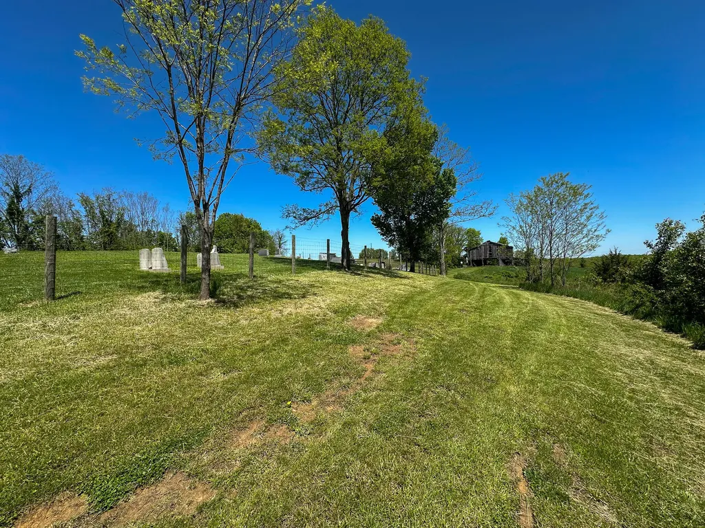 1376 Neave-milford Road Falmouth KY 41040