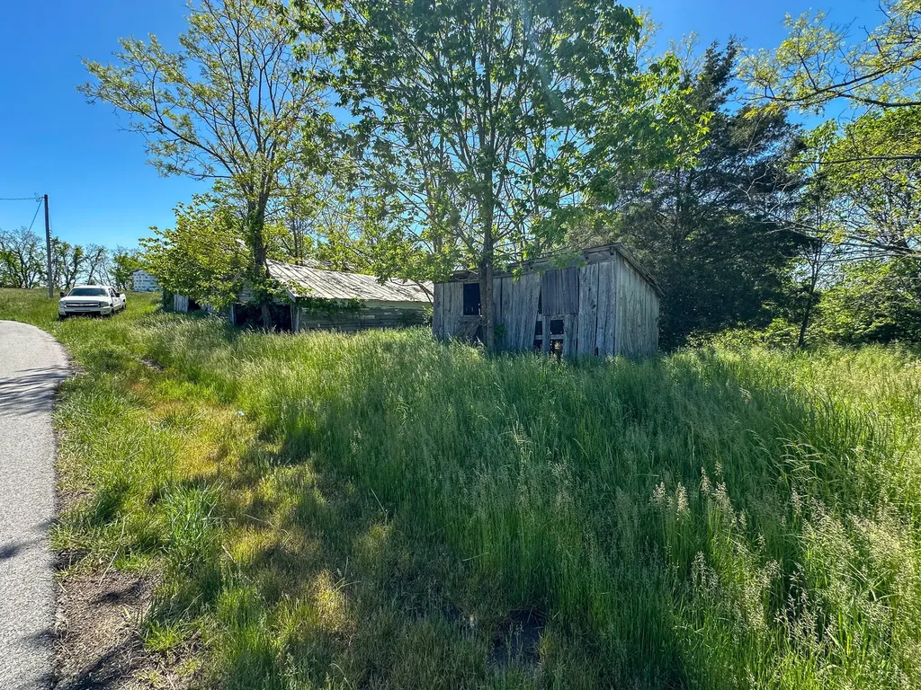 1376 Neave-milford Road Falmouth KY 41040