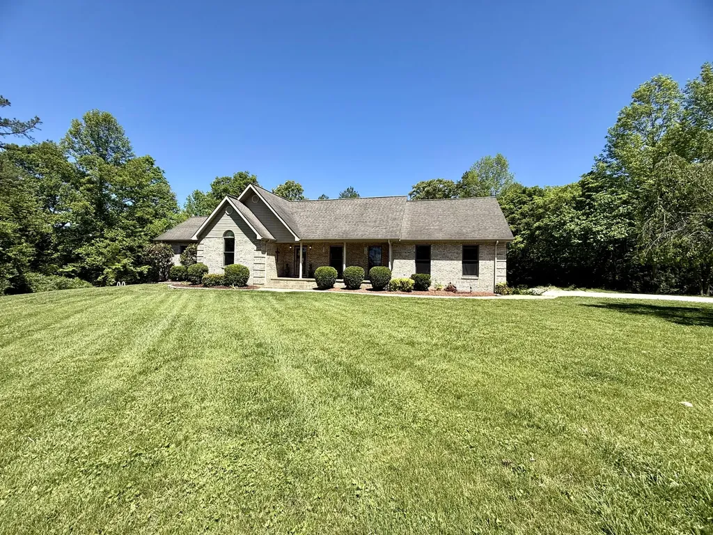 144 Ky-1809 Bryants Store KY 40921