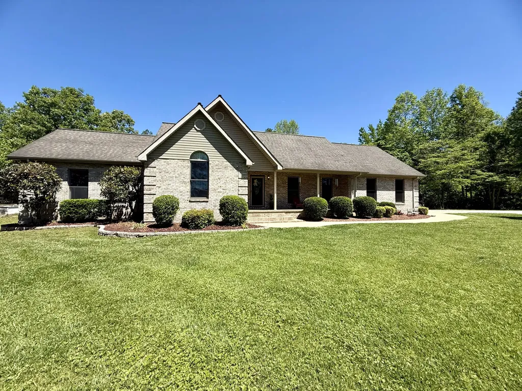 144 Ky-1809 Bryants Store KY 40921