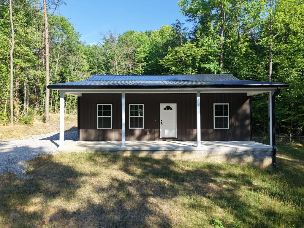 821 Pine Tree Road Nancy KY 42544
