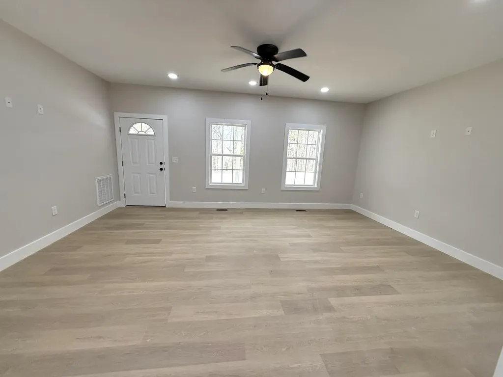 821 Pine Tree Road Nancy KY 42544