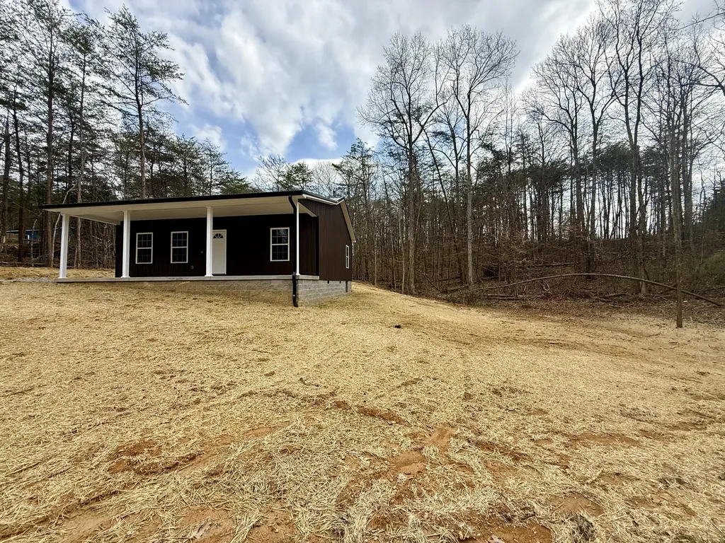 821 Pine Tree Road Nancy KY 42544