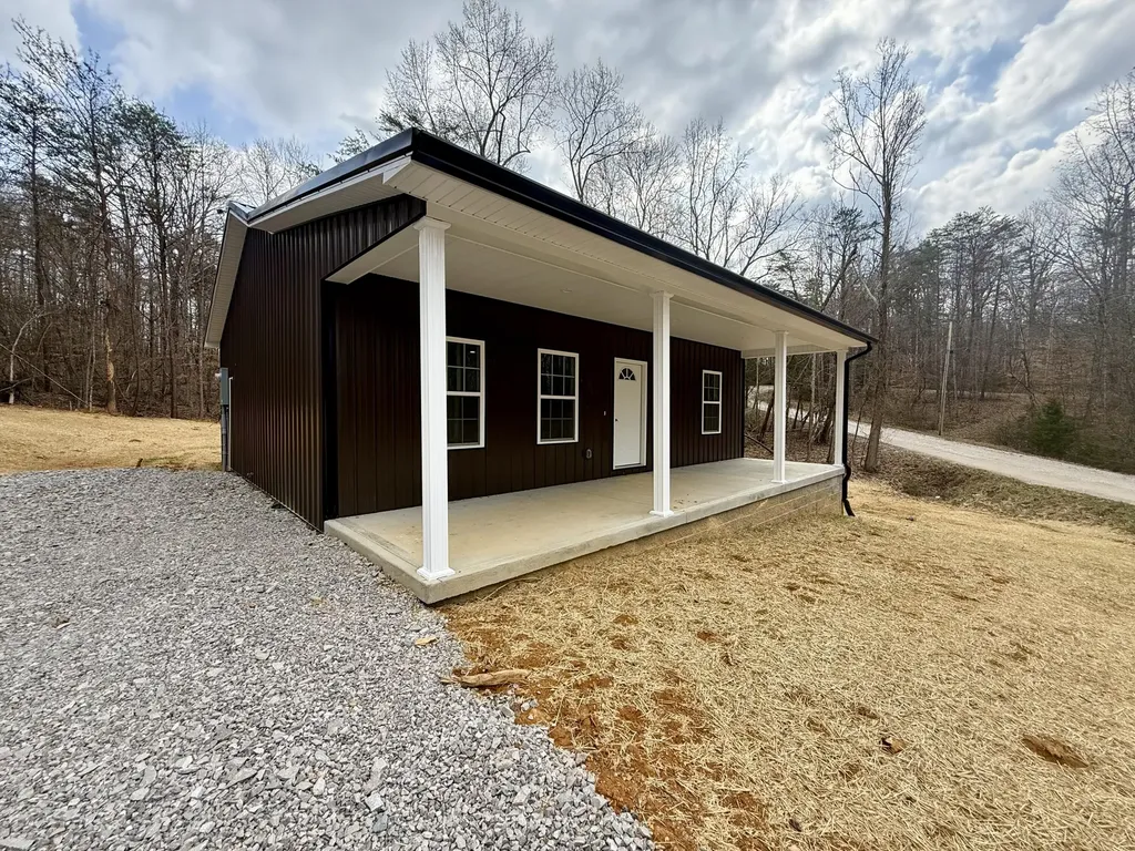 821 Pine Tree Road Nancy KY 42544