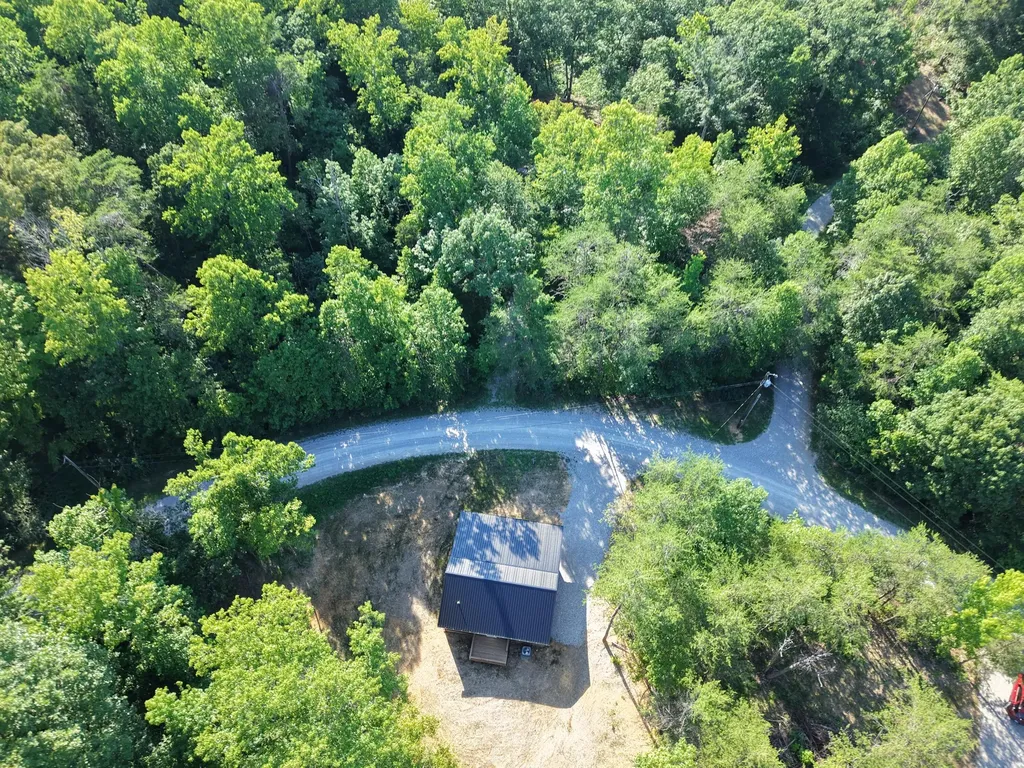 821 Pine Tree Road Nancy KY 42544