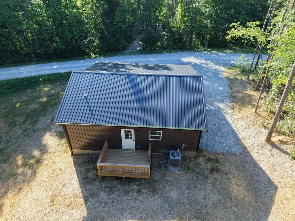 821 Pine Tree Road Nancy KY 42544