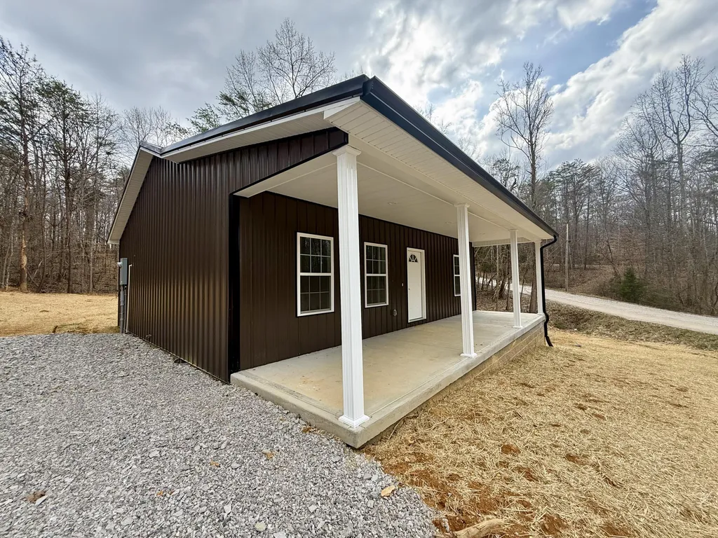821 Pine Tree Road Nancy KY 42544