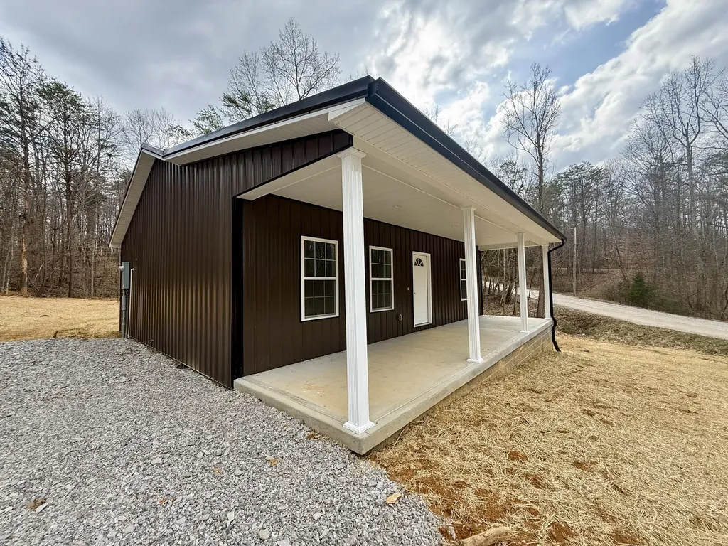 821 Pine Tree Road Nancy KY 42544