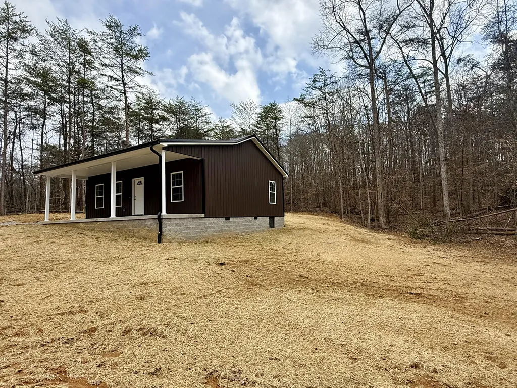 821 Pine Tree Road Nancy KY 42544
