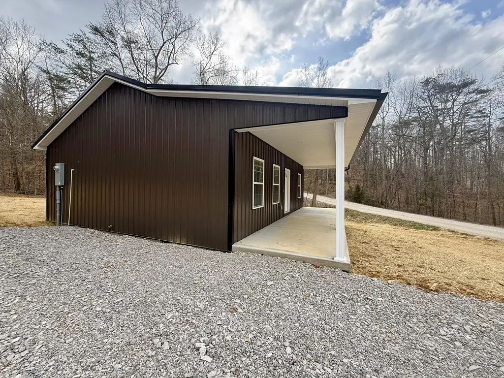 821 Pine Tree Road Nancy KY 42544