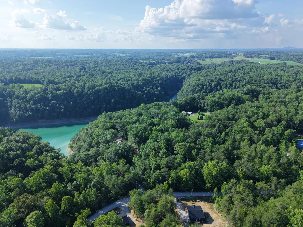 821 Pine Tree Road Nancy KY 42544