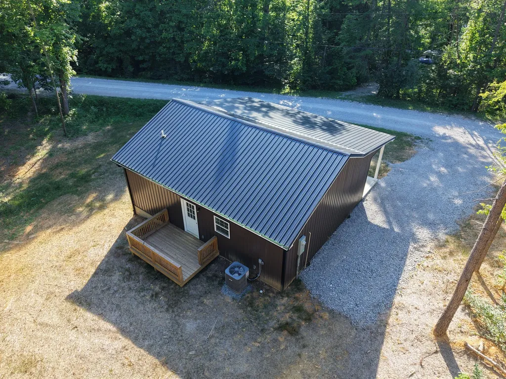 821 Pine Tree Road Nancy KY 42544