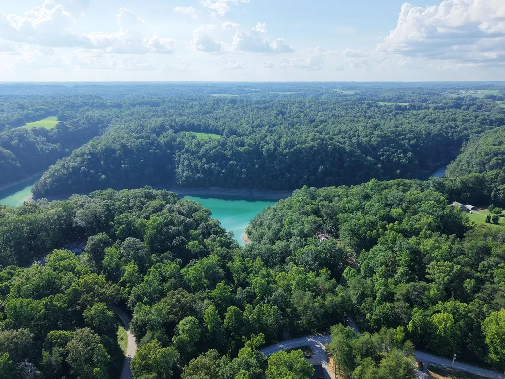 821 Pine Tree Road Nancy KY 42544