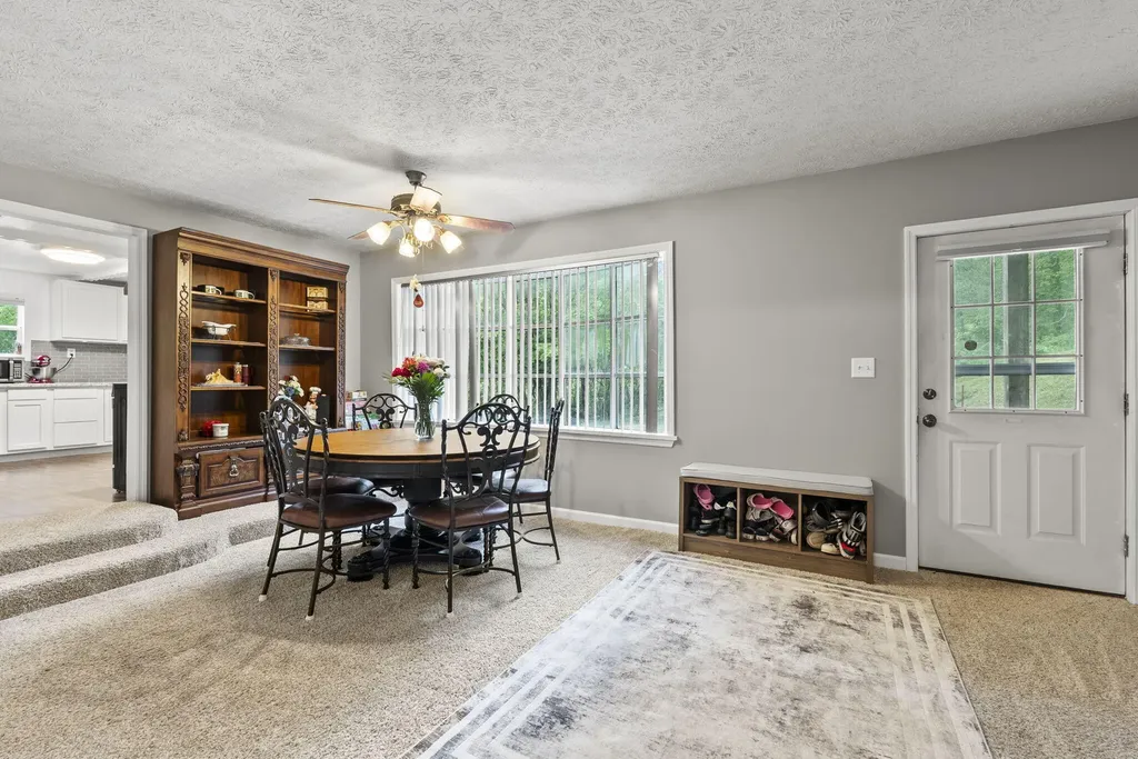 11 Congleton Hollow Road Mckee KY 40447