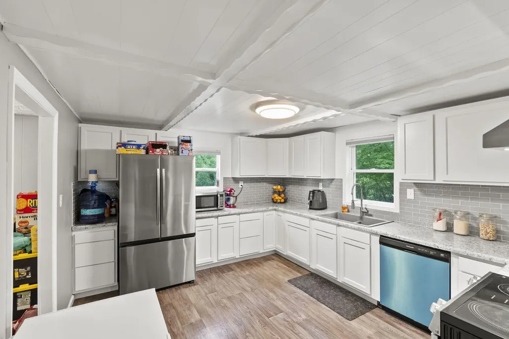 11 Congleton Hollow Road Mckee KY 40447