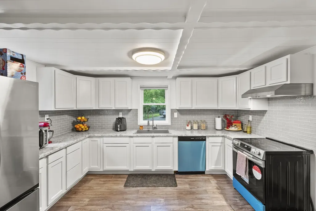 11 Congleton Hollow Road Mckee KY 40447