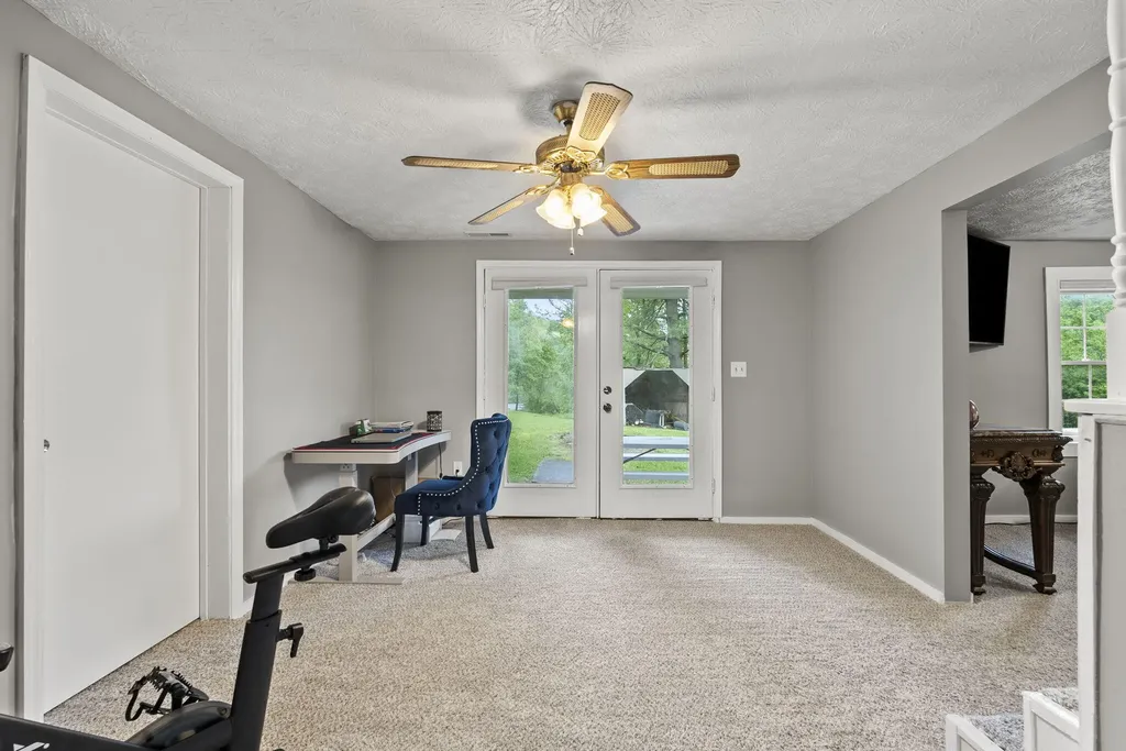 11 Congleton Hollow Road Mckee KY 40447