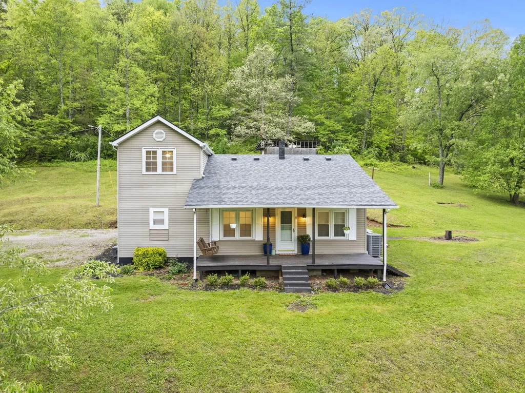 11 Congleton Hollow Road Mckee KY 40447