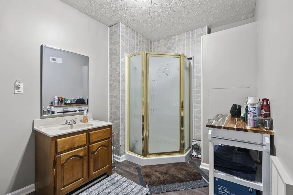 11 Congleton Hollow Road Mckee KY 40447